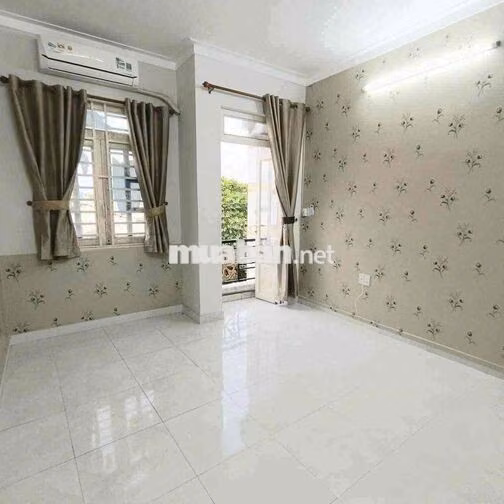 8TR (2PN-3WC) CỌC 1-2 MÁY LẠNH