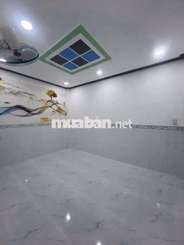 nhà đẹp 3 phòng ngủ 2 lầu wa rẻ vô ở liền nhà mới 