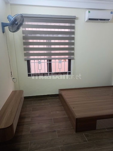 Cho thuê nhà Đội Cấn 70 m2x4.5 tầng mới.6N,4 phụ,hộ GĐ- Người NN 