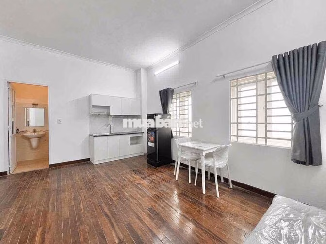 Tách Bếp + 1Phòng Ngủ Siêu Rộng ngay Ga T1 Sân Bay đường Cửu Long