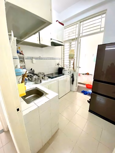Cho thuê chung cư Phú Thọ Lô 3A, lầu cao 2PN, 2WC, giá thuê 10tr/tháng