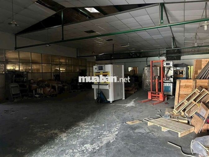 CHO THUÊ KHO,XƯỞNG 1000M² GIÁ 60TR/T, NGAY NGÃ TƯ GÒ MÂY
