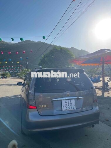 Mitsubishi Grandis Xám