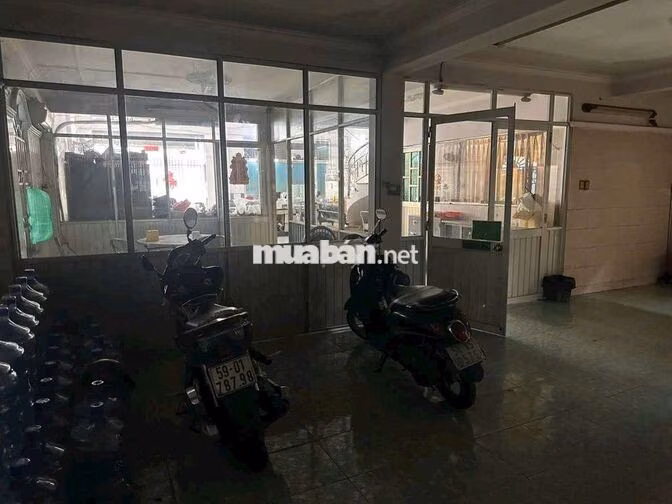 CHO THUÊ KHO,XƯỞNG 1000M² GIÁ 60TR/T, NGAY NGÃ TƯ GÒ MÂY