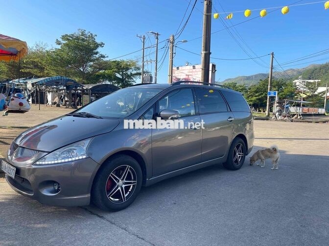 Mitsubishi Grandis Xám