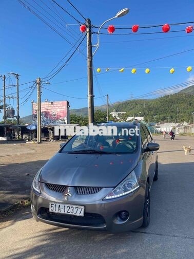 Mitsubishi Grandis Xám