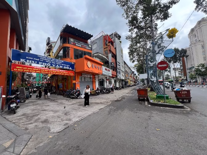 ✨ CHUYỂN NHƯỢNG GÓC 2 MẶT TIỀN ĐƯỜNG KINH DOANH NGAY QUẬN 1!!!