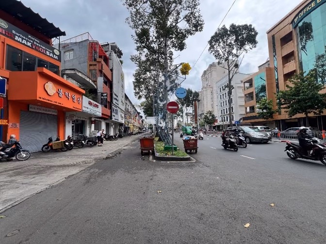 ✨ CHUYỂN NHƯỢNG GÓC 2 MẶT TIỀN ĐƯỜNG KINH DOANH NGAY QUẬN 1!!!
