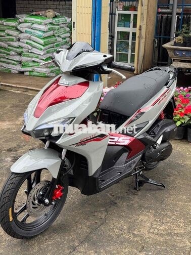 Honda Air Blade 125 phom bỏ mẫu 2020
