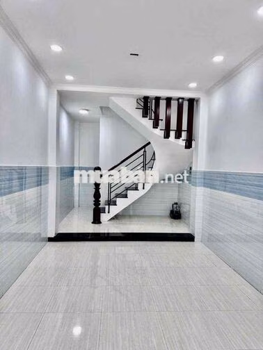 🏠 Nhà cho thuê mới sơn sữa ( p5 Q8 cũ ) phường Chánh Hưng mới hẻm 3 gá
