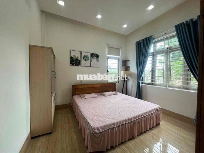 🌿 CHO THUÊ VILLA SÂN VƯỜN RỘNG 300M² – GẦN CẦU KHUÊ ĐÔNG