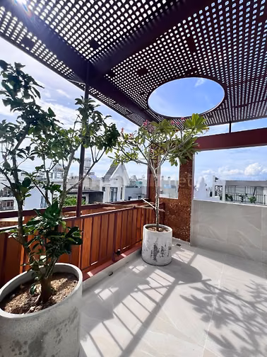 Nhà siêu đẹp nội thất cao cấp SHR. Chính chủ