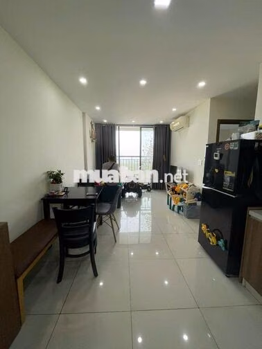 Cho thuê căn hộ chung cư 2PN,1WC giá chỉ 10tr tại GOLDORA PLAZA