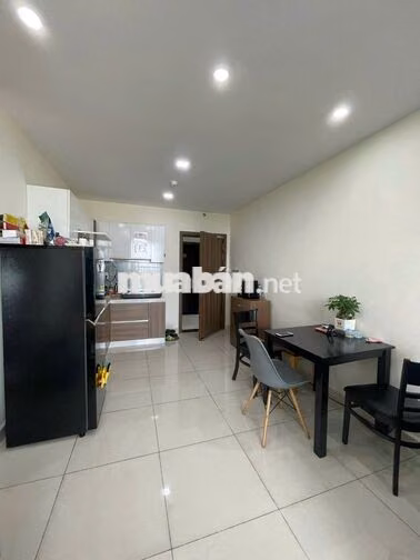 Cho thuê căn hộ chung cư 2PN,1WC giá chỉ 10tr tại GOLDORA PLAZA