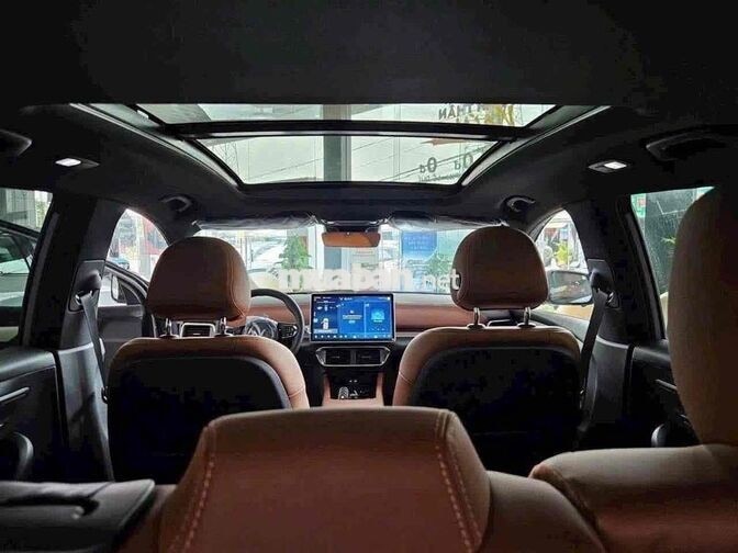 VinFast VF8 Plus Trắng 2026