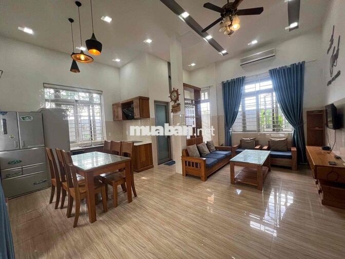 🌿 CHO THUÊ VILLA SÂN VƯỜN RỘNG 300M² – GẦN CẦU KHUÊ ĐÔNG