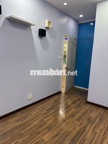 Cho thuê căn hộ 2pn2wc có ban công chung cư Hưng Ngân