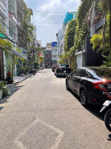 Góc 2MT Hẻm 10m Sư Vạn Hạnh, Phường 12, Quận 10.