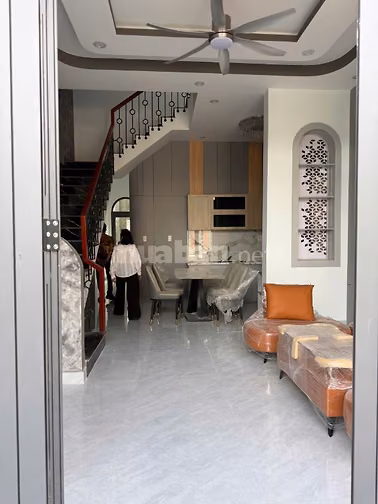 BÁN NHÀ GẦN KCN CẦU TRÀM – 2TỶ
