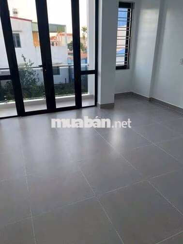 Nhà 3 tầng mới đẹp gần chợ Kiều Trung
