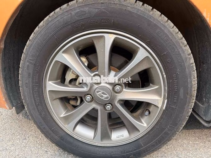 Hyundai Grand i10 2015 1.2 bản đủ Tự động Cam
