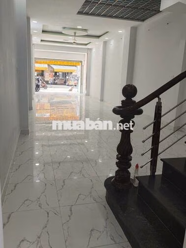 BÁN NHÀ MẶT TIỀN ĐƯỜNG LỘ TẺ ( Trục chính Lộ Tẻ- đối diện cổng chợ)