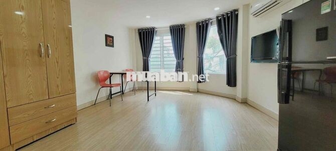 Căn hộ dịch vụ cao cấp sàn gỗ Lê Văn Duyệt- Quận 1