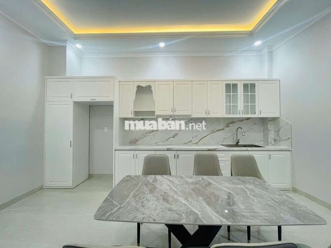 NHÀ MỚI XÂY 4PN 100% - hẻm 520 Quốc Lộ 13 gần Vạn Phúc city