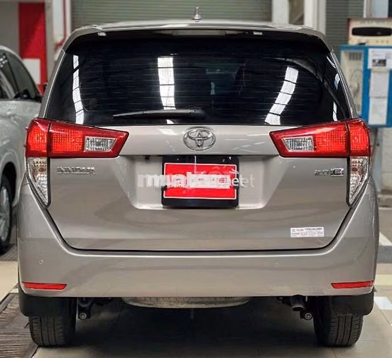 Toyota Innova 2.0E 2022 Số sàn Đồng Ánh Kim