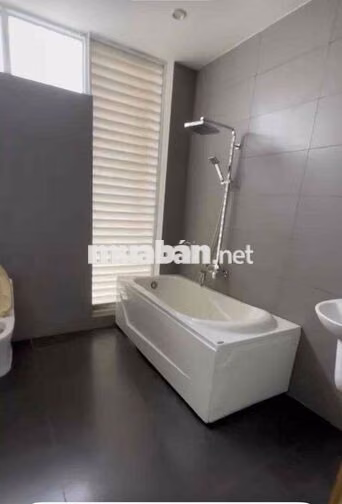 Bán gấp nhà: 9x22,3lầu hẻm 99(5m),Nguyễn Văn linh,tân thuận tây,Q7