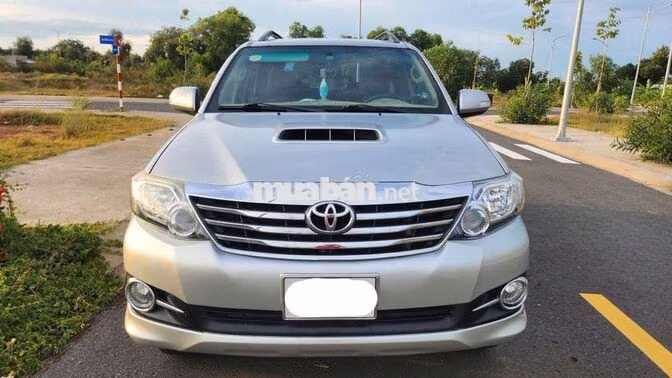 Toyota Fortuner 2.5G 2016 Số sàn Bạc