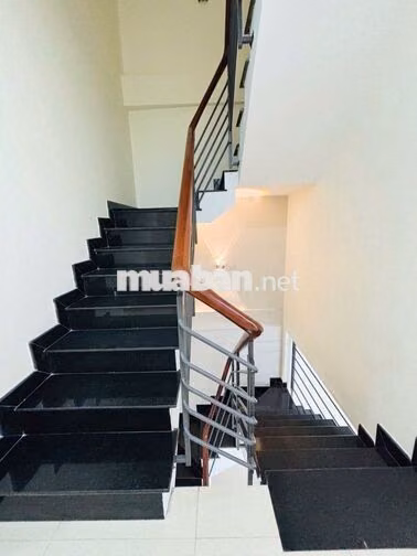 Bán nhà hẻm xe hơi 5m, 2 lối vào, Lạc Long Quân, Bảy Hiền