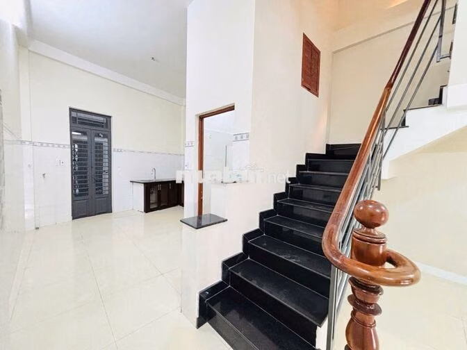 Bán nhà hẻm xe hơi 5m, 2 lối vào, Lạc Long Quân, Bảy Hiền
