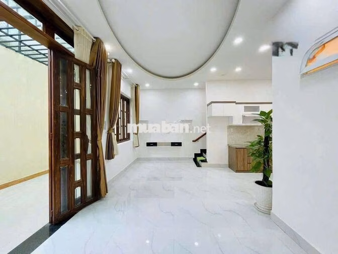 Cho thuê nhà Nguyễn Oanh P17
DT: 10x6. 1 lầu. 3PN, 2WC có 3 máy lạnh