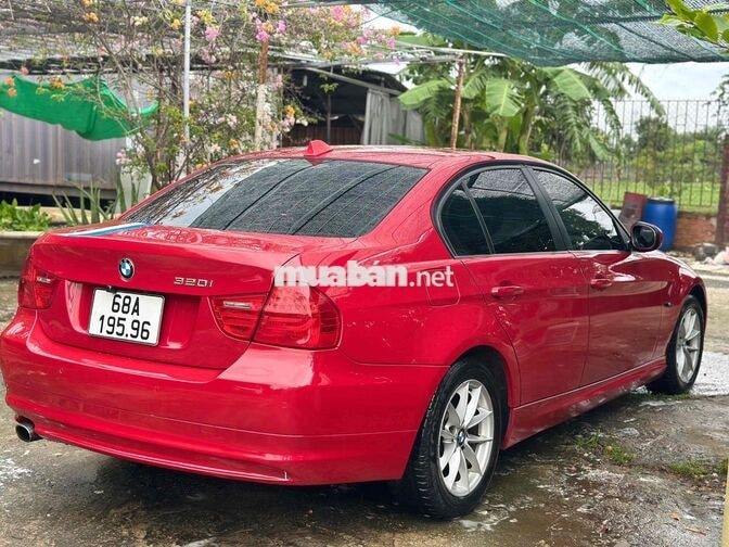 BMW 320i sản xuất 2011 đỏ zin đẹp