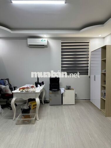Cho thuê nhà phố mặt tiền đường Tạ Quang Bửu nhà mới đẹp, sạch