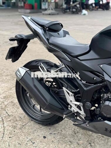 Honda CBR150R 2022 Đen 20000 KM Biển SG 9 chủ