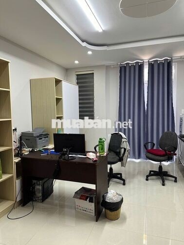 Cho thuê nhà phố mặt tiền đường Tạ Quang Bửu nhà mới đẹp, sạch
