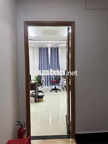 Cho thuê nhà phố mặt tiền đường Tạ Quang Bửu nhà mới đẹp, sạch