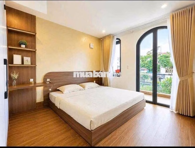 Nhà đẹp có thang máy ở và kinh doanh đường yersin cách bờ hồ 500m