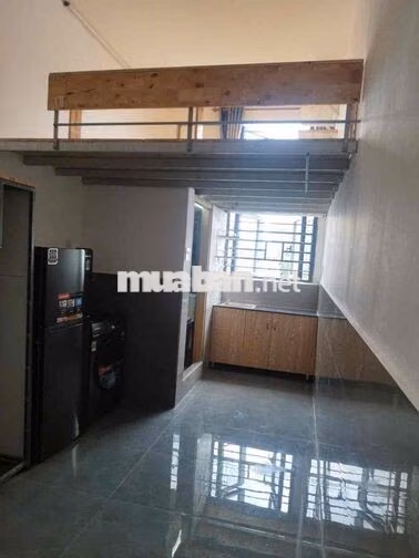 Cho thuê phòng gác lửng cửa sổ full nội thất gần TDTU, RMIT