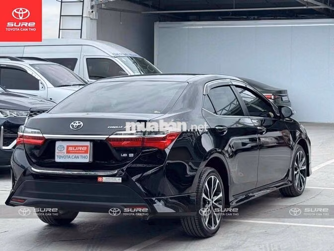 Toyota Corolla Altis 1.8G CVT 2021 Đen CHÍNH HÃNG