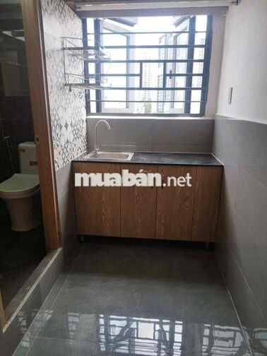 Cho thuê phòng gác lửng cửa sổ full nội thất gần TDTU, RMIT
