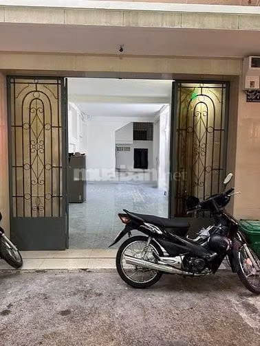 Cho Thuê Nhà 35/7 Bùi viện, Phường Bến Thành, Quận 1, hẻm xe hơi