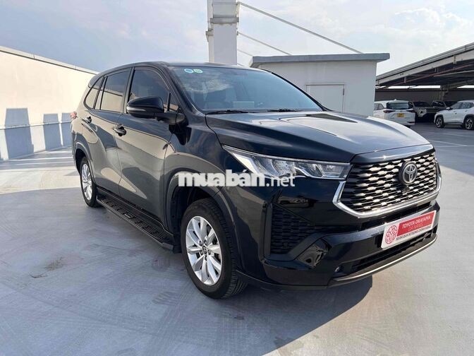 Toyota Innova Cross V 2024 Đen 13000km Tự động