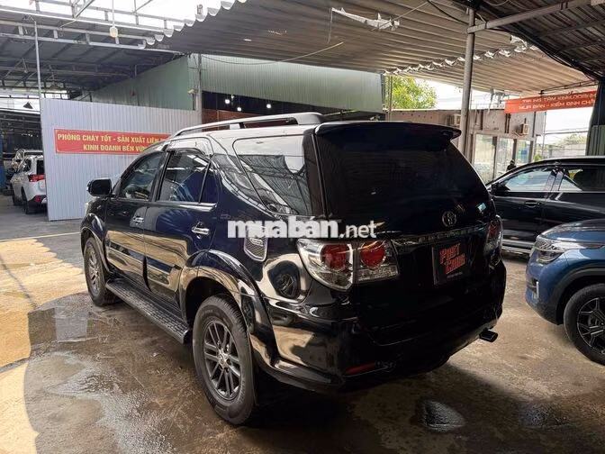 Toyota Fortuner 2.7V 2013 đi 107.000 km một chủ