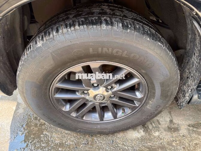 Toyota Fortuner 2.7V 2013 đi 107.000 km một chủ