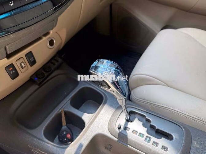 Toyota Fortuner 2.7V 2013 đi 107.000 km một chủ