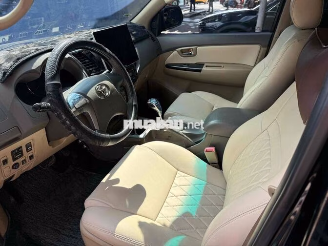 Toyota Fortuner 2.7V 2013 đi 107.000 km một chủ