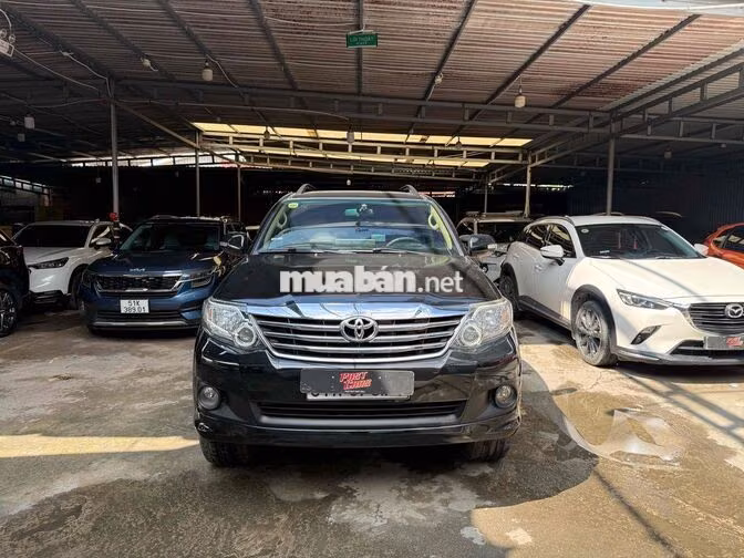 Toyota Fortuner 2.7V 2013 đi 107.000 km một chủ